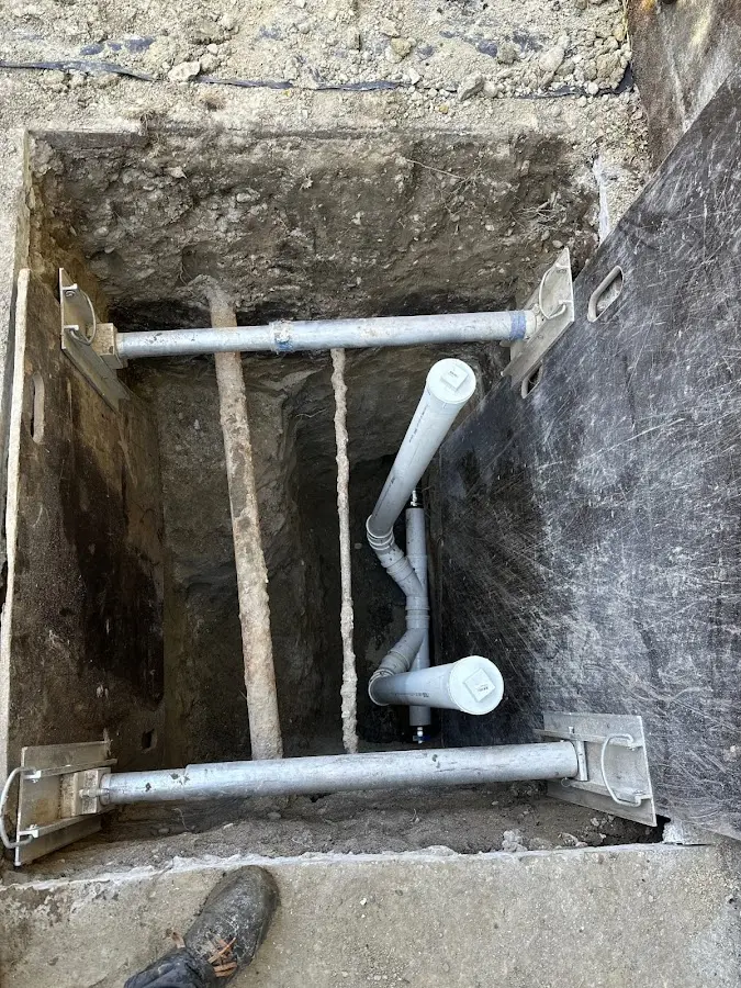 Experienced plumber completing Gas Line Repair work in Elsmere